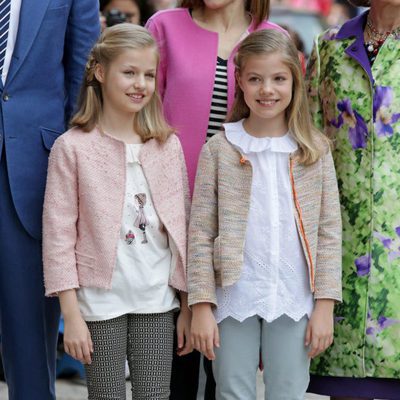 Los Reyes Felipe VI y Letizia con sus hijas en la Misa de Pascua 2016