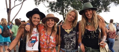 Elsa Pataky con sus amigas en el Byron Bay Bluesfest