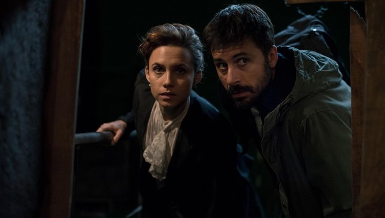 Aura Garrido y Hugo Silva en el capítulo 15 de 'El ministerio del tiempo'