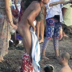 Andrea Casiraghi desnudo en la playa