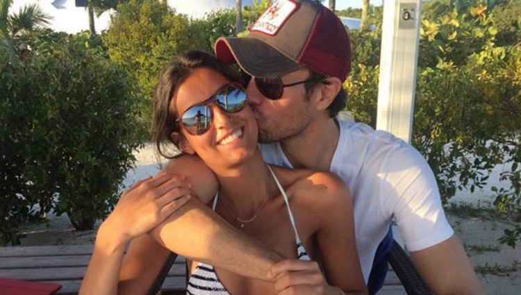 Enrique Iglesias junto a su hermana Ana Boyer