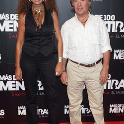 Ángel Nieto y Belinda en el estreno del musical 'Más de 100 mentiras'