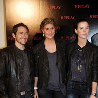 Manuel Martos, Amelia Bono y María Zurita en la inauguración de la tienda Replay de Barcelona