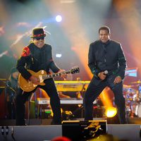 Jackie, Tito y Marlon Jackson durante su actuación en el concierto homenaje a Michael Jackson