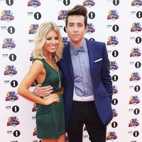 Mollie King y Nick Grimshaw en los Teen Awards