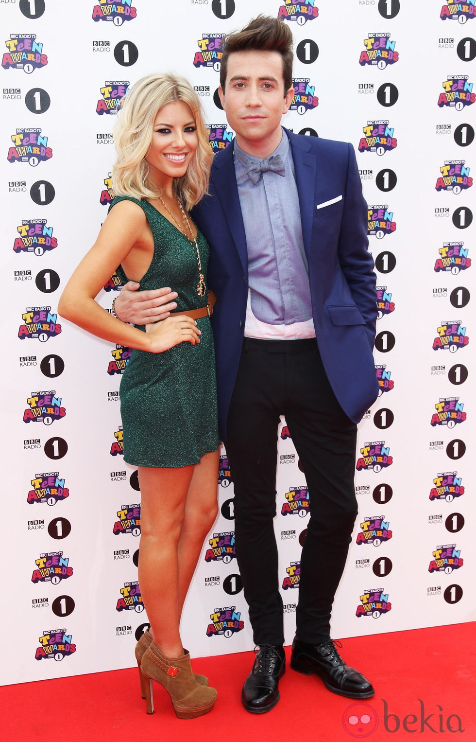 Mollie King y Nick Grimshaw en los Teen Awards