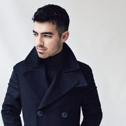 Joe Jonas inicia su carrera en solitario