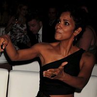 Descuidos de famosas: Halle Berry mostrando su parte mas oculta