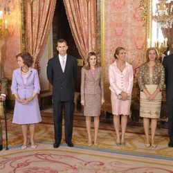 La Familia Real al completo en el Palacio Real el Día de la Hispanidad 2011