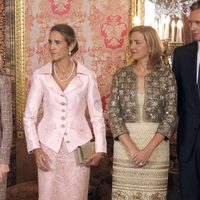 Las Infantas Cristina y Elena en el Palacio Real el Día de la Hispanidad