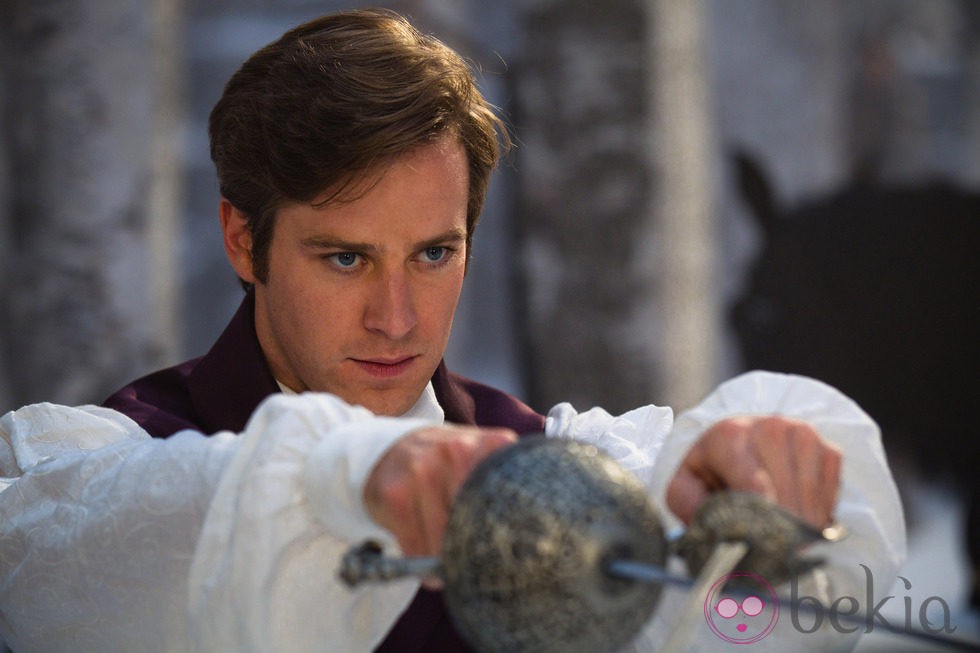 Armie Hammer es el príncipe de Blancanieves en la nueva versión del cuento