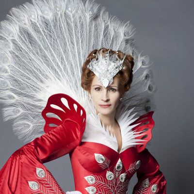 Julia Roberts, Lily Collins y Armie Hammer protagonizan la nueva versión del cuento de Blancanieves