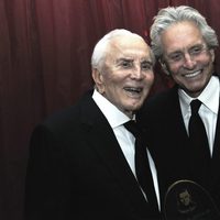 Kirk y Michael Douglas en el Festival de Santa Bárbara