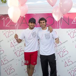 Maxi Iglesias y Daniel Muriel en la marcha mundial contra el cáncer