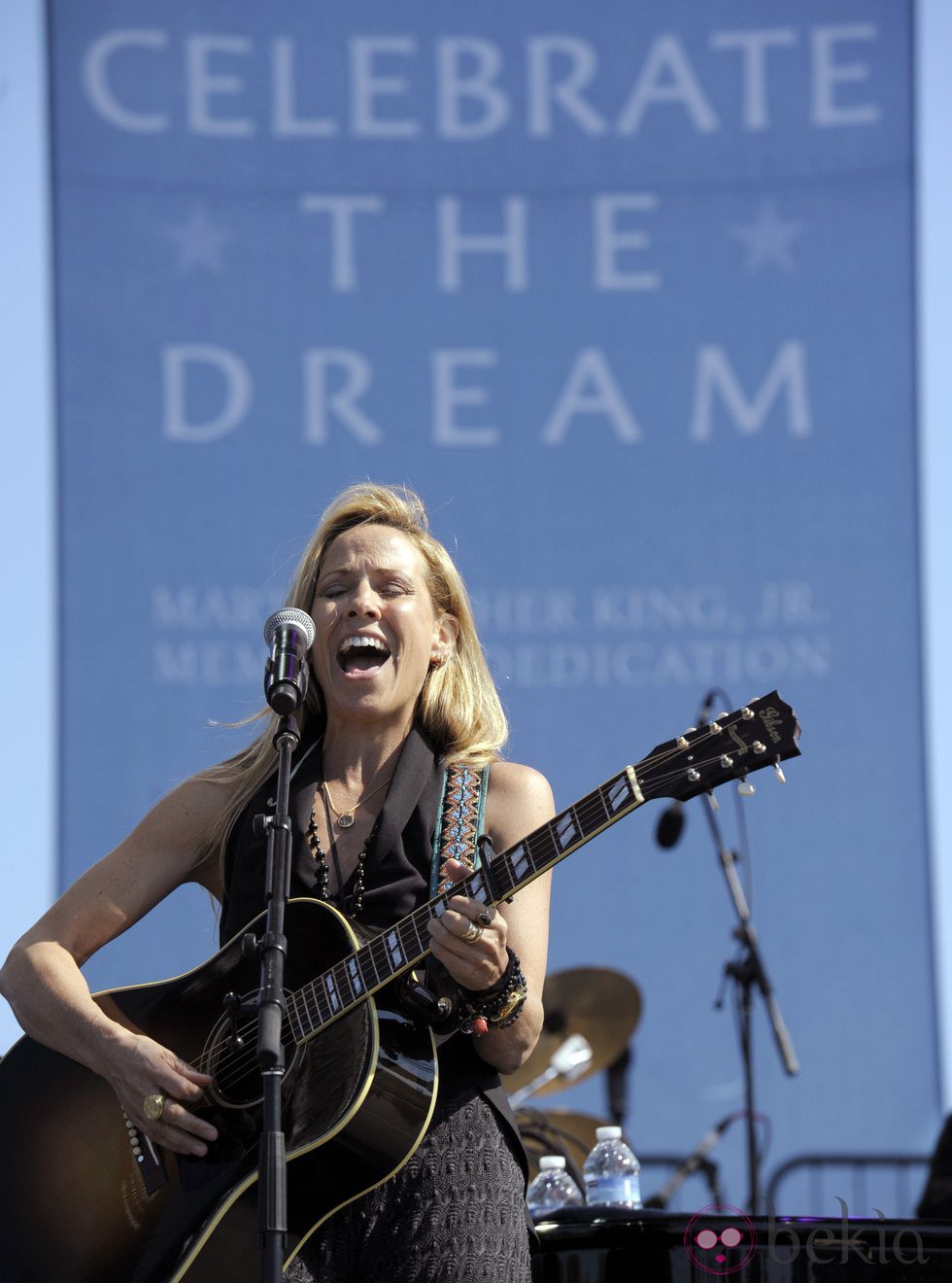 Sheryl Crow en la inauguración del monumento en memoria a Martin Luther King