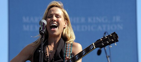 Sheryl Crow en la inauguración del monumento en memoria a Martin Luther King