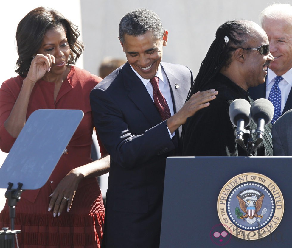 Stevie Wonder, Barack y Michelle Obama en el monumento a Martin Luther King