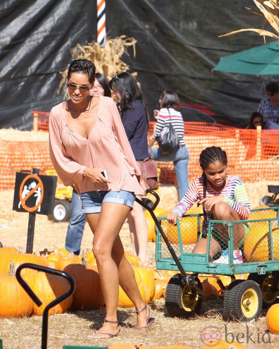 Nicole Mitchell Murphy y su hija se preparan para Halloween