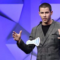 Nick Jonas durante los Premios GLAAD Media 2016 