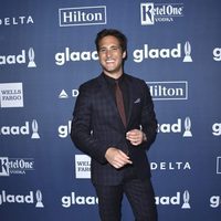 Diego Boneta en el photocall de  los Premios GLAAD Media 2016 