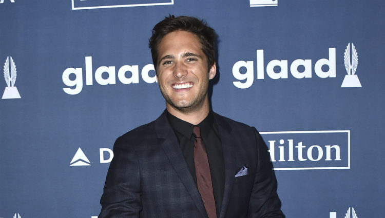 Diego Boneta en el photocall de  los Premios GLAAD Media 2016 