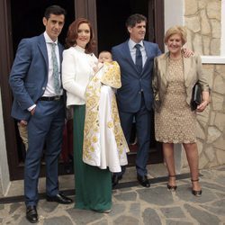 Víctor Janeiro, Beatriz Trapote, Humberto Janeiro y Carmen Bazán en el bautizo de Víctor Janeiro Jr