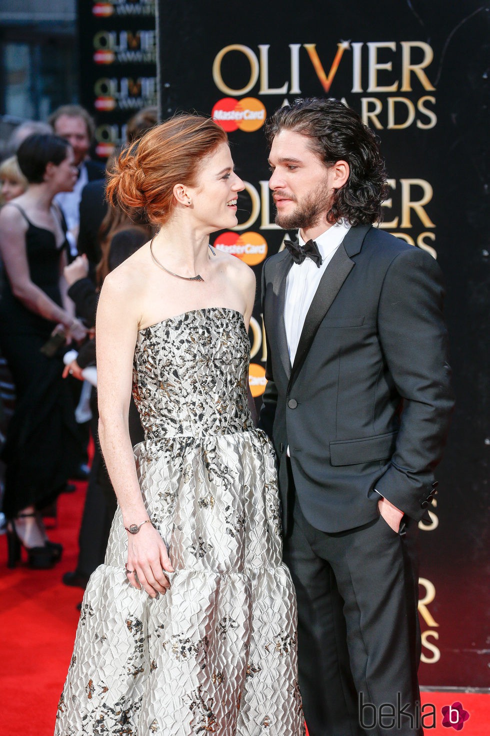 Kit Harington y Rose Leslie en los Premios Olivier 2016