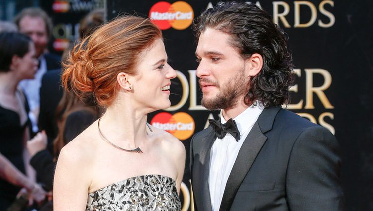 Kit Harington y Rose Leslie en los Premios Olivier 2016