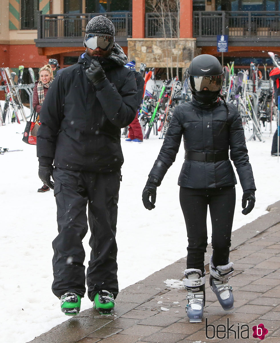 Kourtney Kardashian junto a su ex Scott en la nieve