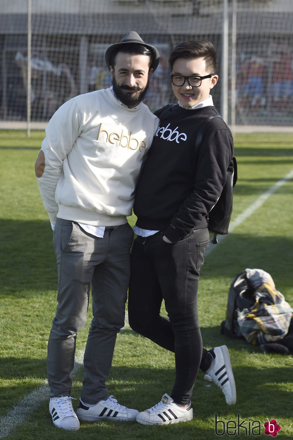 Aritz y Han en el Partido Solidario para el Orfanato de Malabo