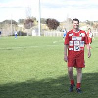 Manu Baqueiro en el Partido Solidario para el Orfanato Malabo