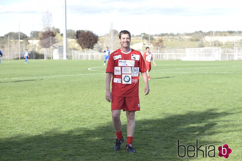 Manu Baqueiro en el Partido Solidario para el Orfanato Malabo