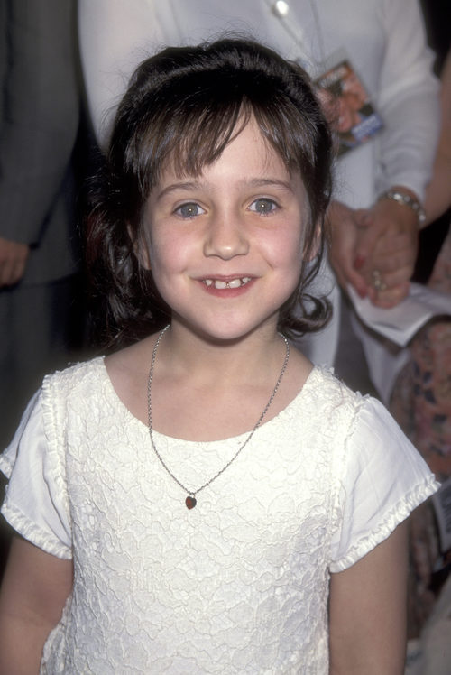 Mara Wilson en la premiere de 'Nueve Meses' en julio de 1995