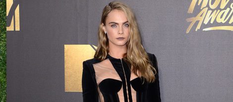 Cara Delevigne en la alfombra roja de los MTV Movie Awards 2016