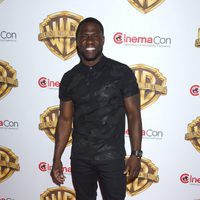 Kevin Hart  en la fiesta Warner en la CinemaCon 2016 en Las Vegas