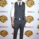 Rawson Marshall en la fiesta Warner en la CinemaCon 2016 en Las Vegas