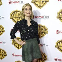 Alison Sudol en la fiesta Warner en la CinemaCon 2016 en Las Vegas