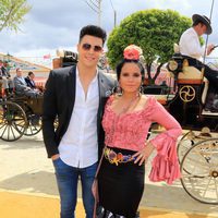 Gloria Camila y Kiko Jiménez en la Feria de Abril 2016