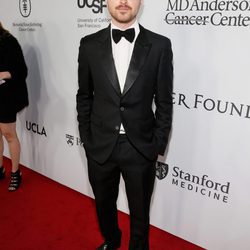 Aaron Paul en la gala benéfica de la Fundación Parker en Los Ángeles