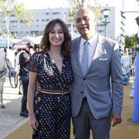 Ana Rosa Quintana con su marido Juan Muñoz en la Feria de Abril 2016