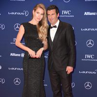 Luis Figo y Helen Svedin en los Premios Laureus 2016 en Berlín