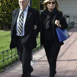 Carlos Goyanes y Cari Lapique en el funeral de Felicidad Salazar Simpson