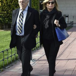 Carlos Goyanes y Cari Lapique en el funeral de Felicidad Salazar Simpson