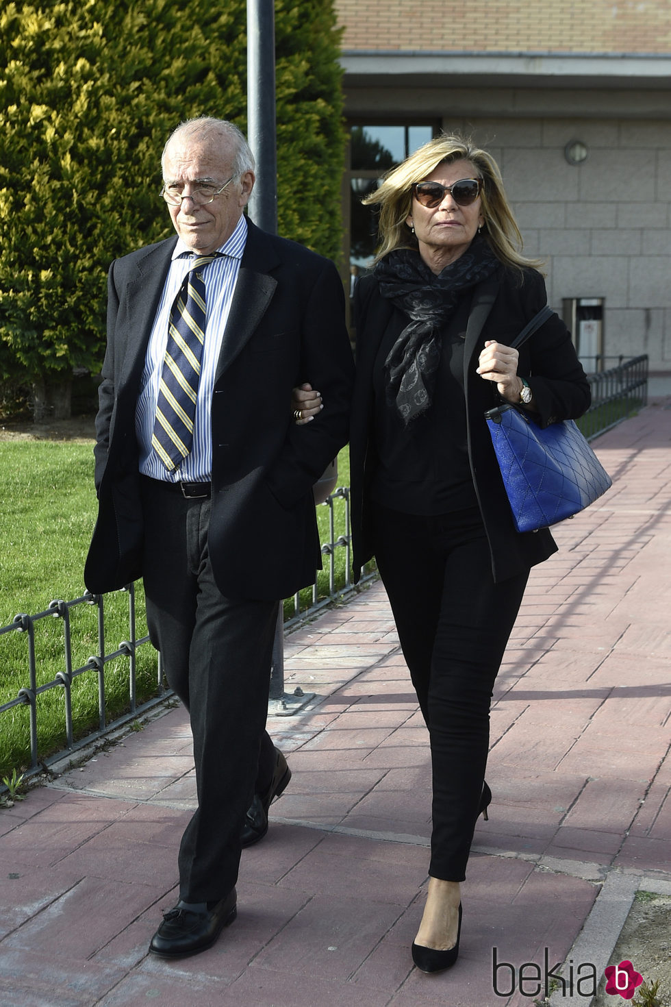 Carlos Goyanes y Cari Lapique en el funeral de Felicidad Salazar Simpson