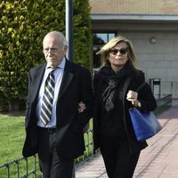 Carlos Goyanes y Cari Lapique en el funeral de Felicidad Salazar Simpson