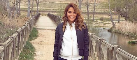 Rosanna Zanetti paseando a los perros de David Bisbal