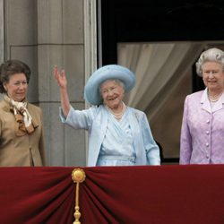 La Princesa Margarita, la Reina Madre y la Reina Isabel II