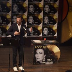 Miguel Poveda en la presentación del sello de Rocío Jurado