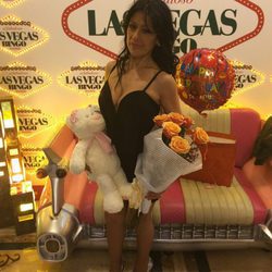 Maite Galdeano celebra su cumpleaños en el bingo