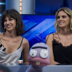 Úrsula Corberó y Amaia Salamanca presentan 'La Embajada' en 'El Hormiguero'